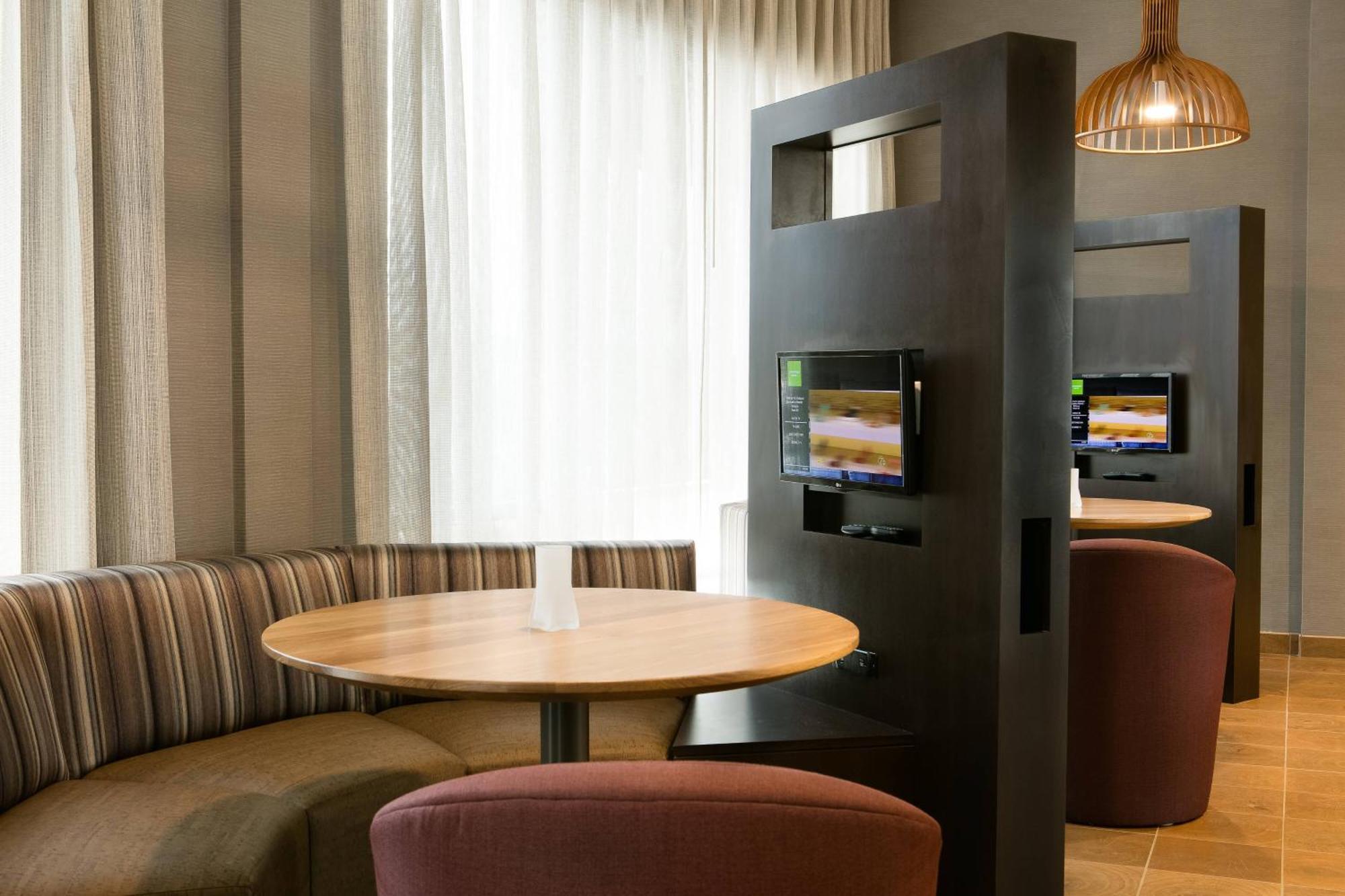Courtyard By Marriott Omaha Bellevue At Beardmore Event Center Exterior foto