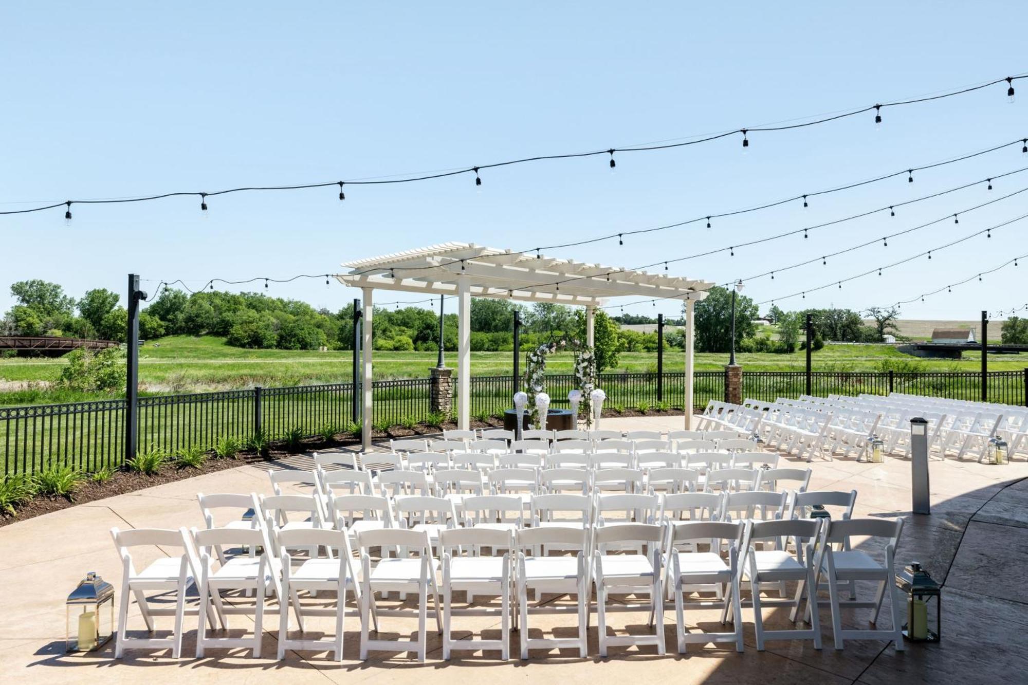 Courtyard By Marriott Omaha Bellevue At Beardmore Event Center Exterior foto