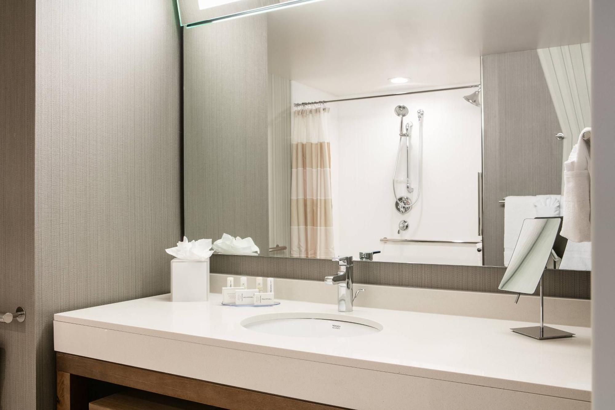 Courtyard By Marriott Omaha Bellevue At Beardmore Event Center Exterior foto