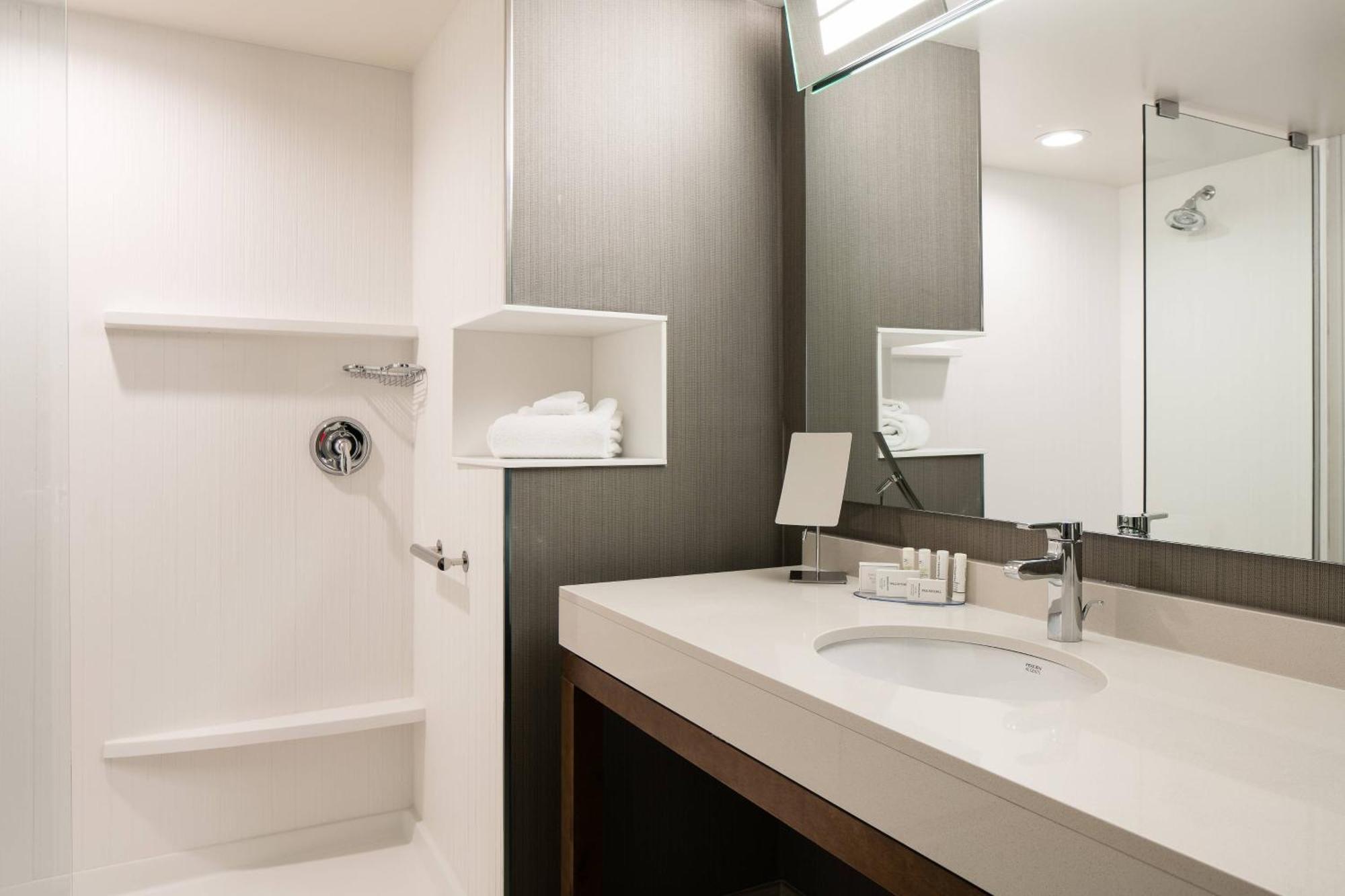 Courtyard By Marriott Omaha Bellevue At Beardmore Event Center Exterior foto